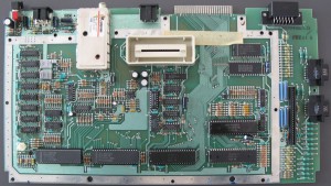 ATARI 800 XL - PAL V6 - Serial Unknown - FRONT OA061854 REV D PBT 414 - BACK 800XL C061851 REV D OPC 1298A 33-84 - FRONT